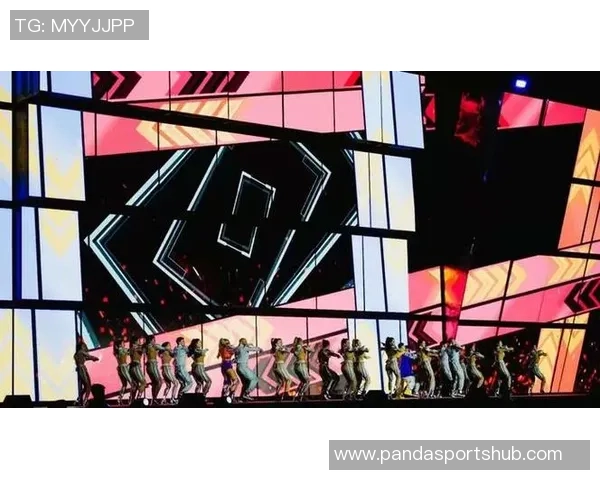 凯恩与妻子共享啤酒节欢乐时光为这一周的美好回忆添上完美句号 凯恩与妻子共享啤酒节欢乐时光为这一周的美好回忆添上完美句号