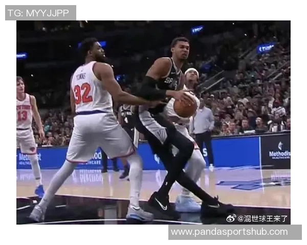 文班亚马高效砍下31分13板却因疑似受伤提前退赛但愿无碍 文班亚马高效砍下31分13板却因疑似受伤提前退赛但愿无碍